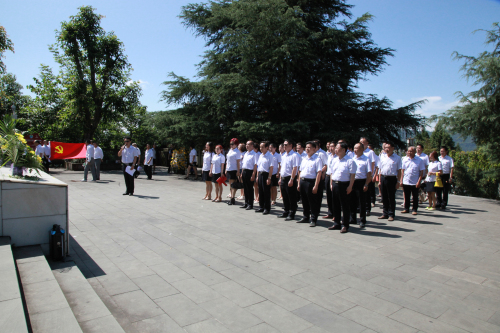 20160701---���˼��Ź�˾������֯ȫ��ְ����40���˸�ƽ����ͷɽ��ɫ�������ؽ��вι�ѧϰ��ͼΪ���˼��Ź�˾����ȫ��ְ������������ʿ���ǰƾ����ʿ (2).jpg